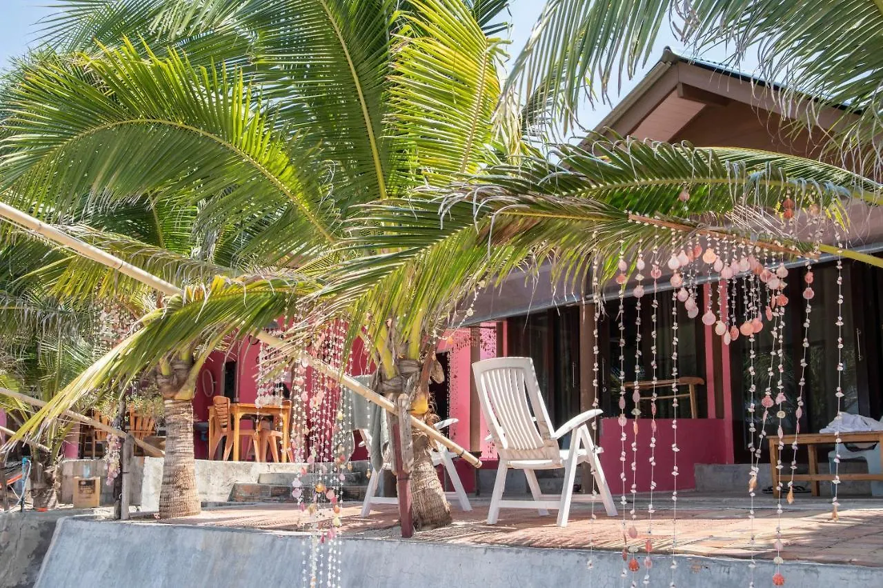 ** Hotel Oyo 797 Pink House Bungalow Koh Lanta Thailand